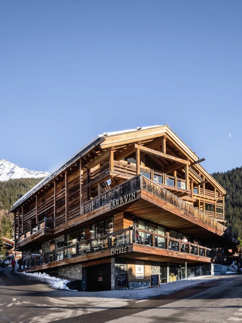 1. Verbier club exterior