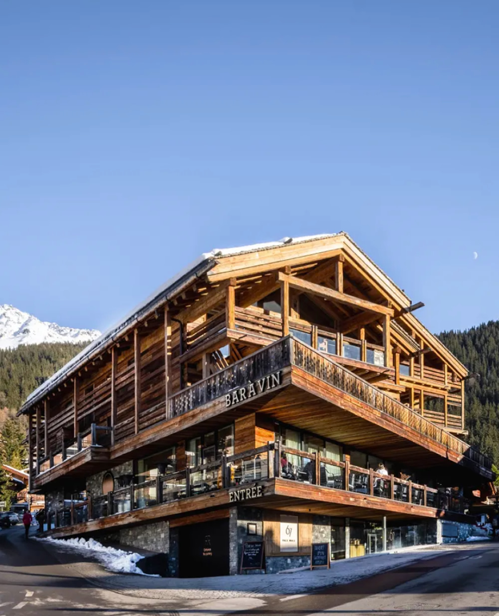 1. Verbier club exterior