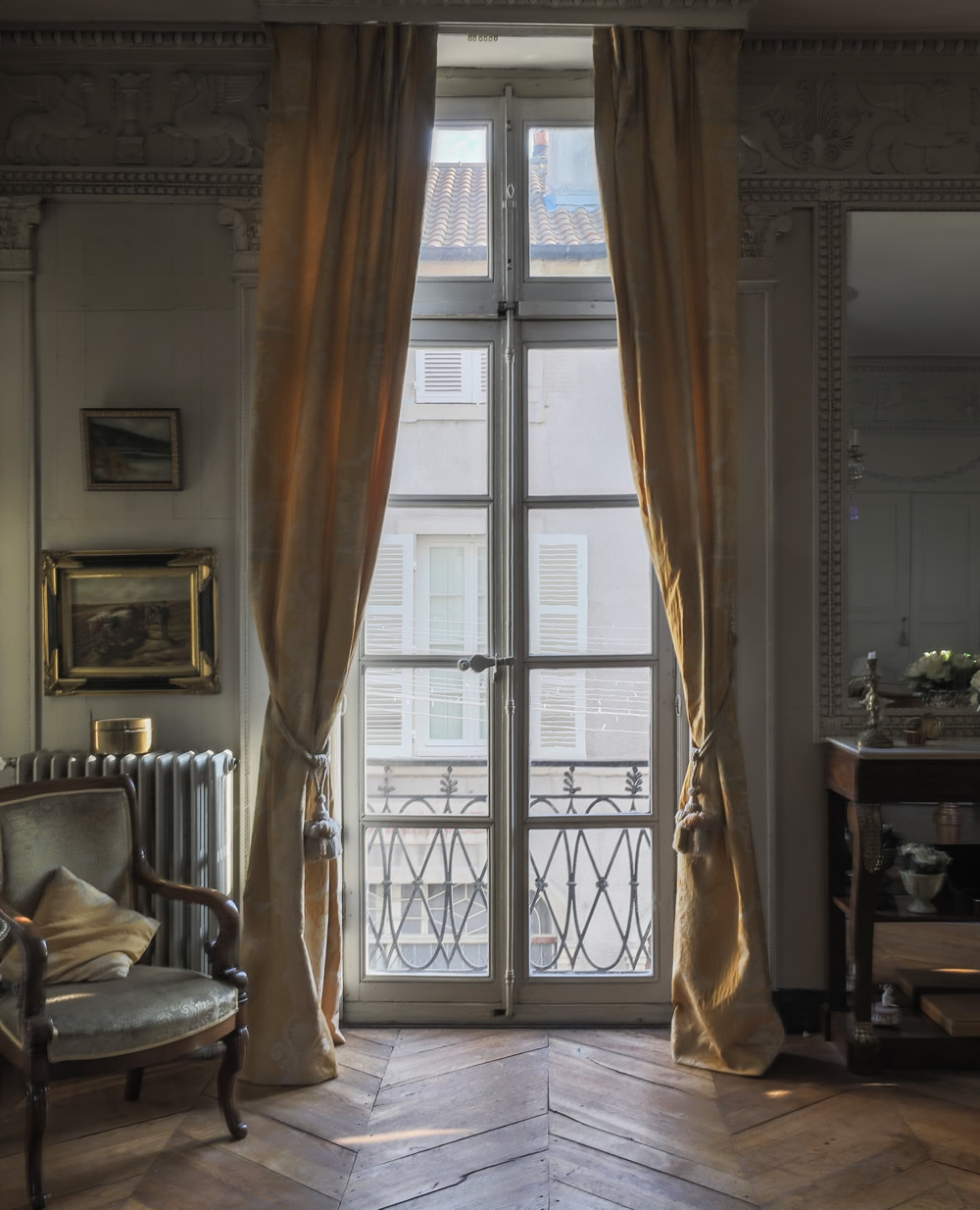 Interior 2